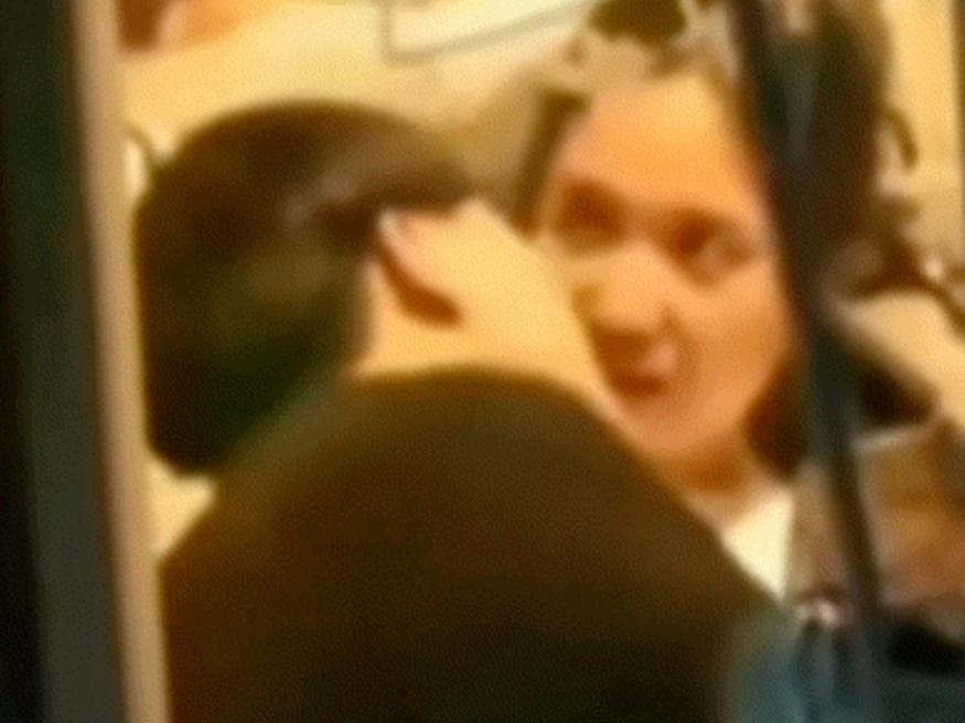 Freen和Seng恋爱了！网上曝光他们的亲热视频！