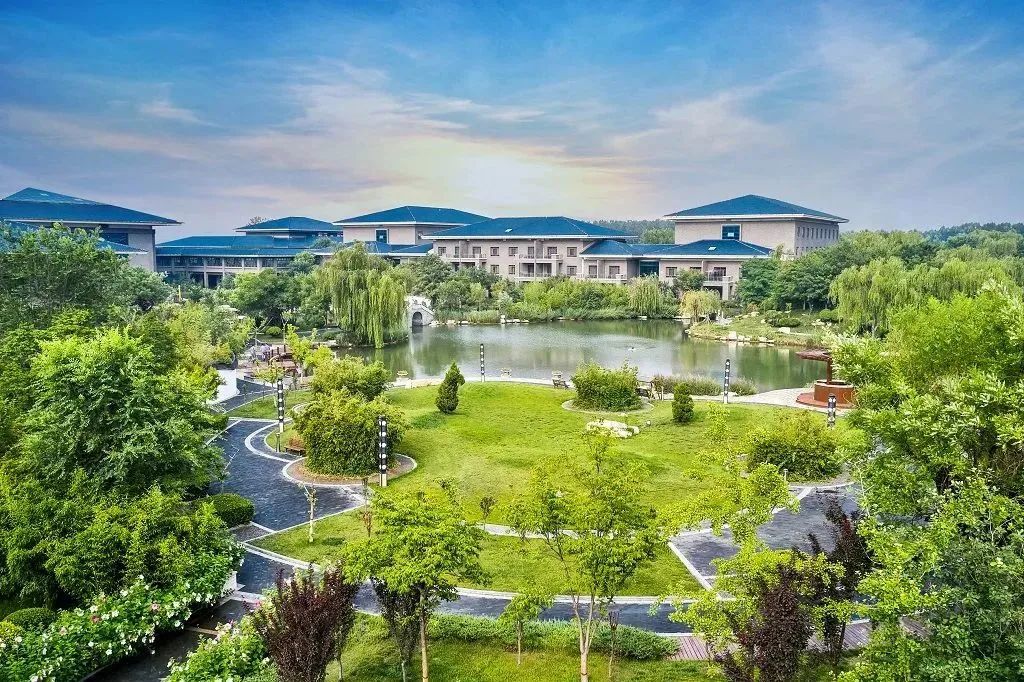 我家门口有一条河,我家门前有一条水河