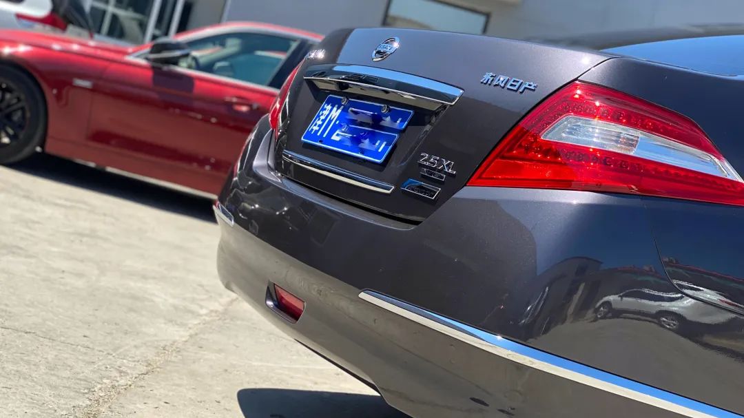 09天籁全车翻新整改多少钱,日产天籁自己撞烂了维修多少钱