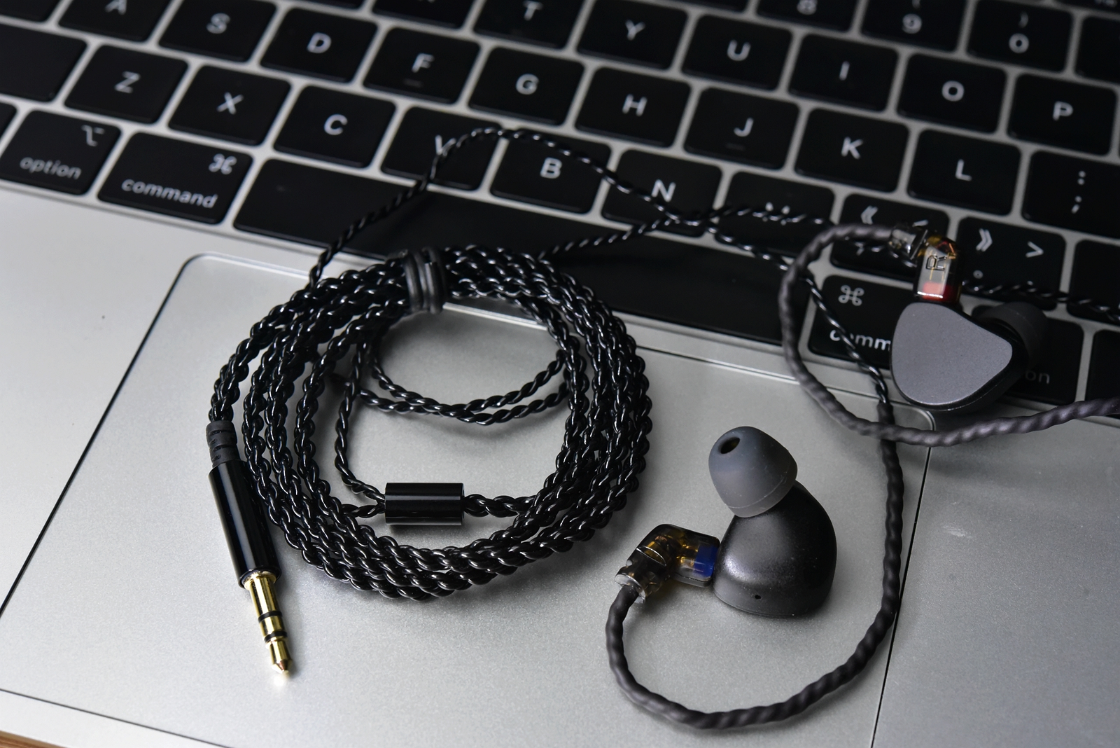 索尼akg和k701,索尼akg和铁三角