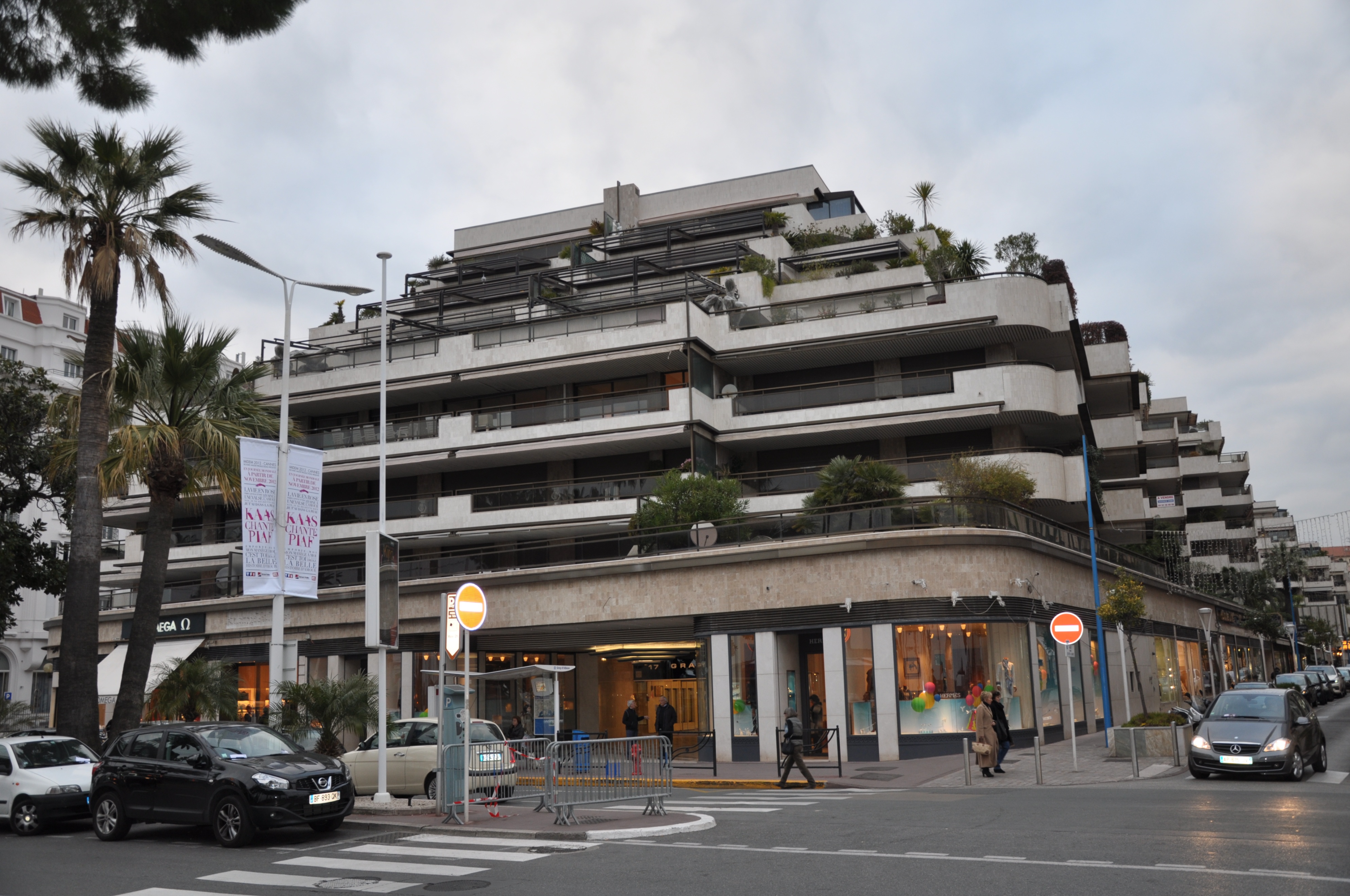 戛纳小城,戛纳电影节出现美丽的风景线