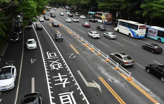 锯齿车道走错了可以首次免罚吗,车道上划的锯齿车道是怎么回事
