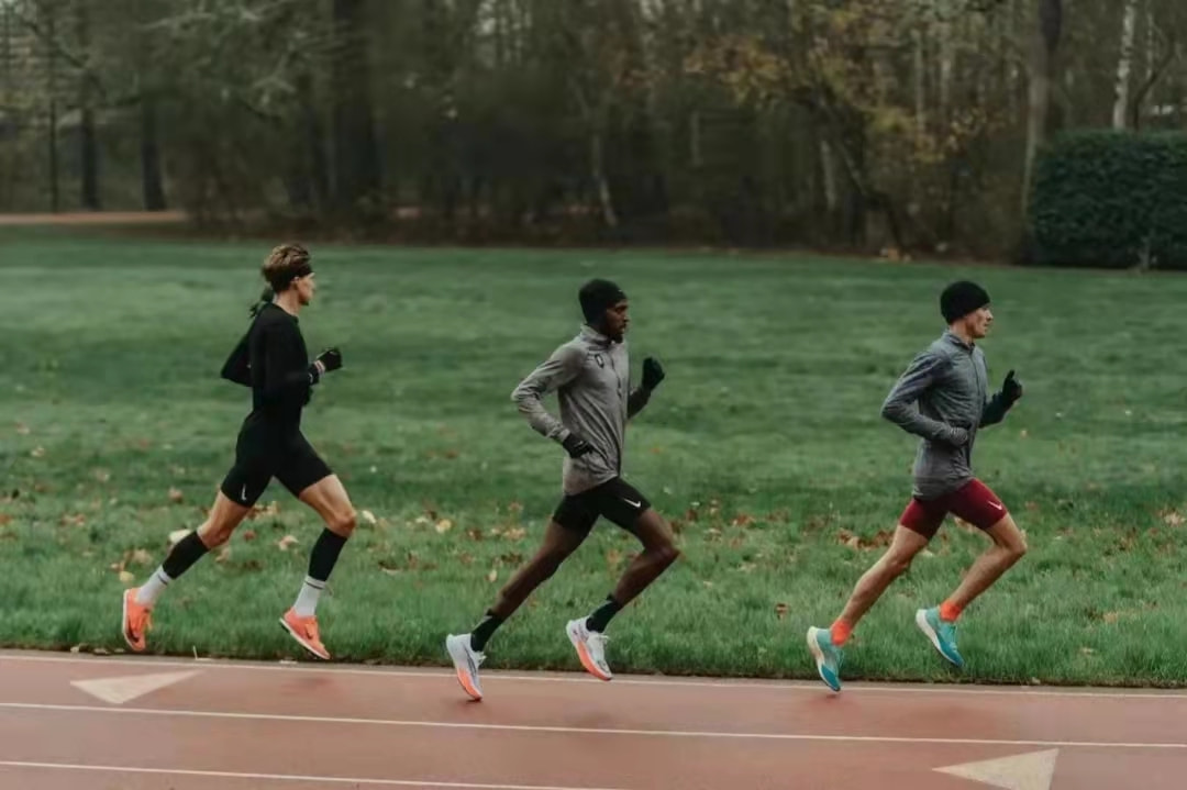 什么时间段跑步最燃脂,如何调整跑步姿势和呼吸方式