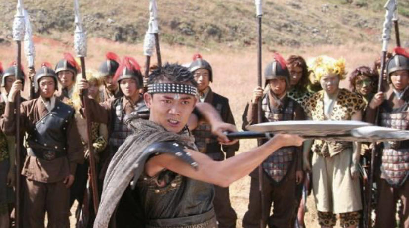 鸡毛穿一身、通天大脑门…国产神话剧的惊人造型，他们全都承包了