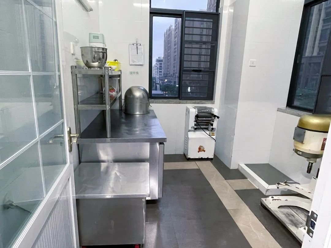 汕头市食品安全协会“食安在线”栏目组走进国澳希尔斯中冠幼儿园