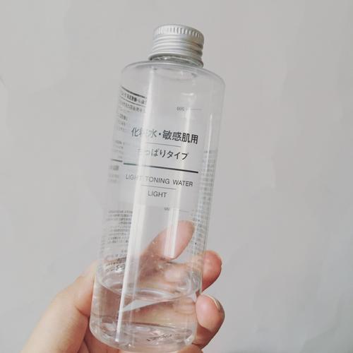 适合油痘肌的控油爽肤水,控油补水收缩毛孔平价爽肤水