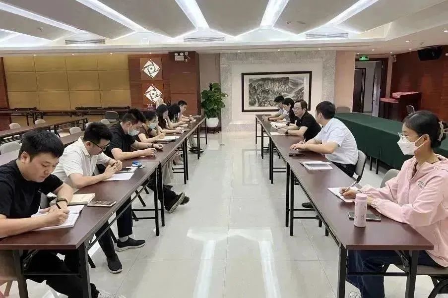 深学细照笃行凝聚青春力量——省人力资源社会保障厅开展青年理论学习小组读书周活动