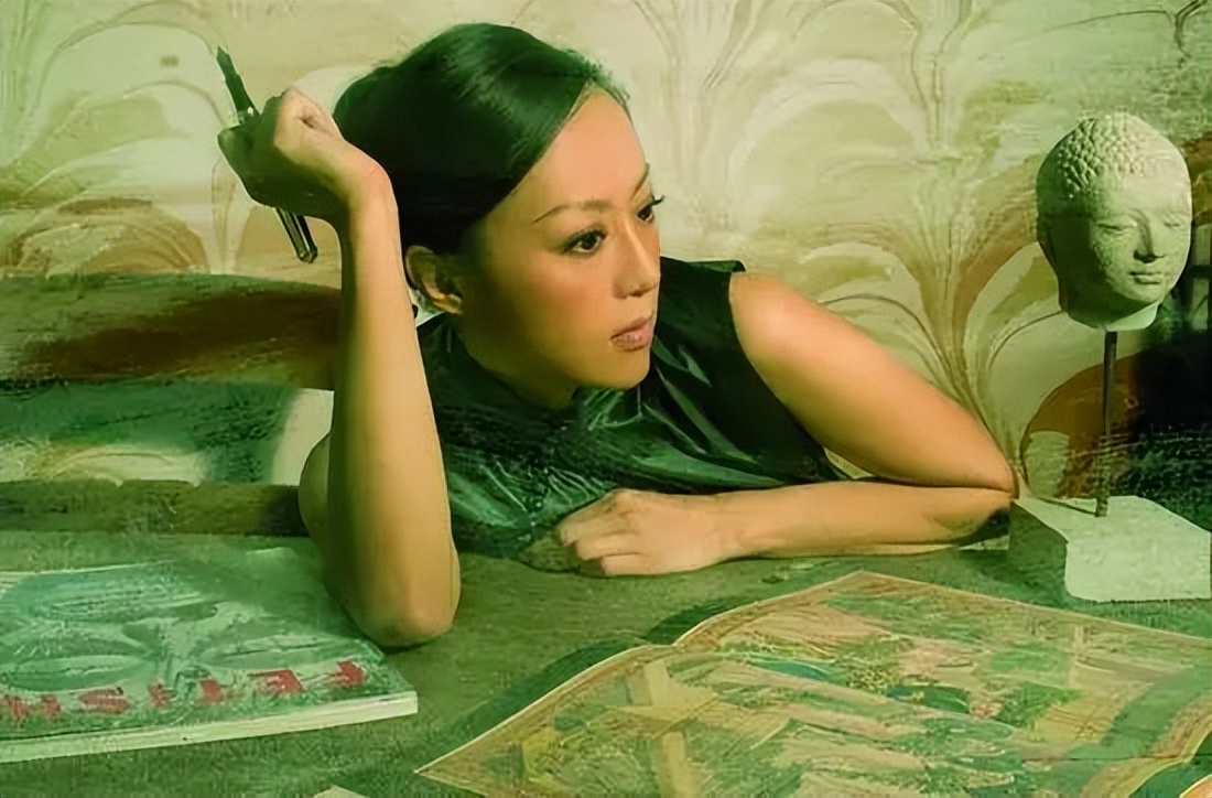 被骂30年，「妖女」一回归就是顶流