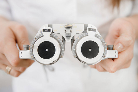 3d仿生眼镜真的有用吗,3d仿生眼球能让青光眼重见光明吗