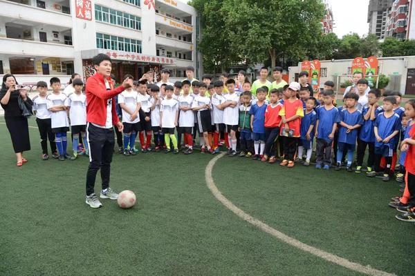 女足队长王珊珊父亲,河南女足王珊珊父母