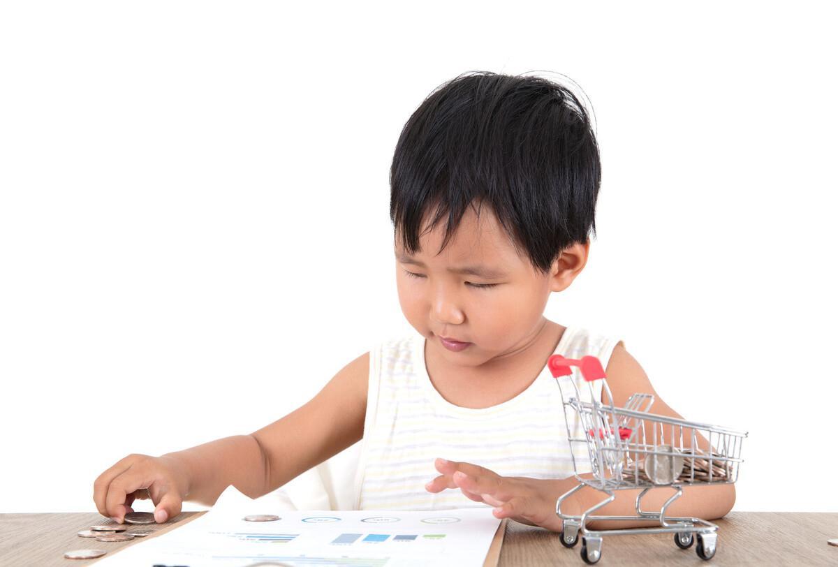 3岁分床5岁还不愿意分房怎么办,3岁分床5岁分房害了多少孩子