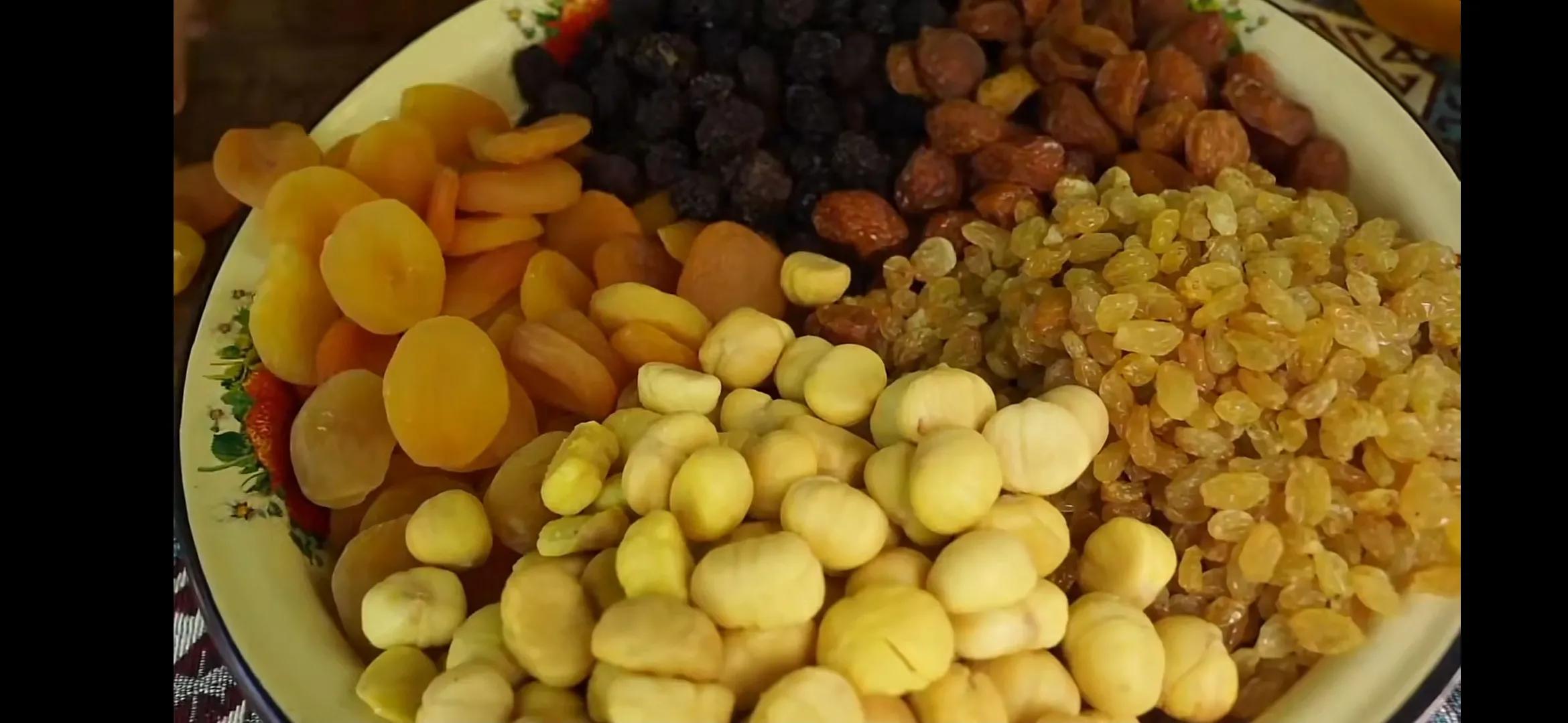 鸡腿手抓饭最正宗的做法,新疆锅巴抓饭的正宗做法