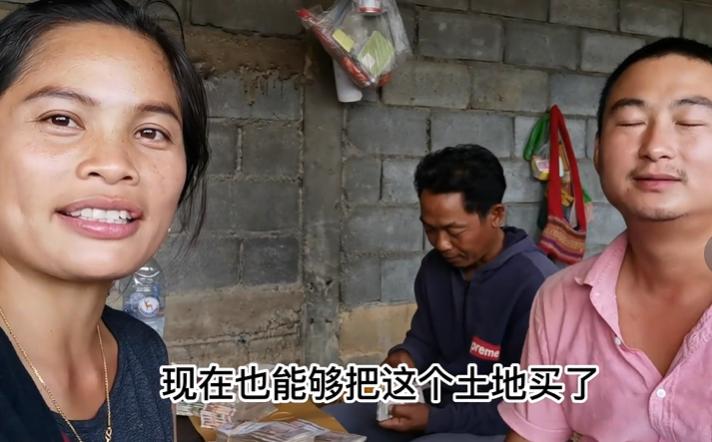 老挝媳妇嫁中国大叔在老挝生活,老挝媳妇嫁给外卖小哥