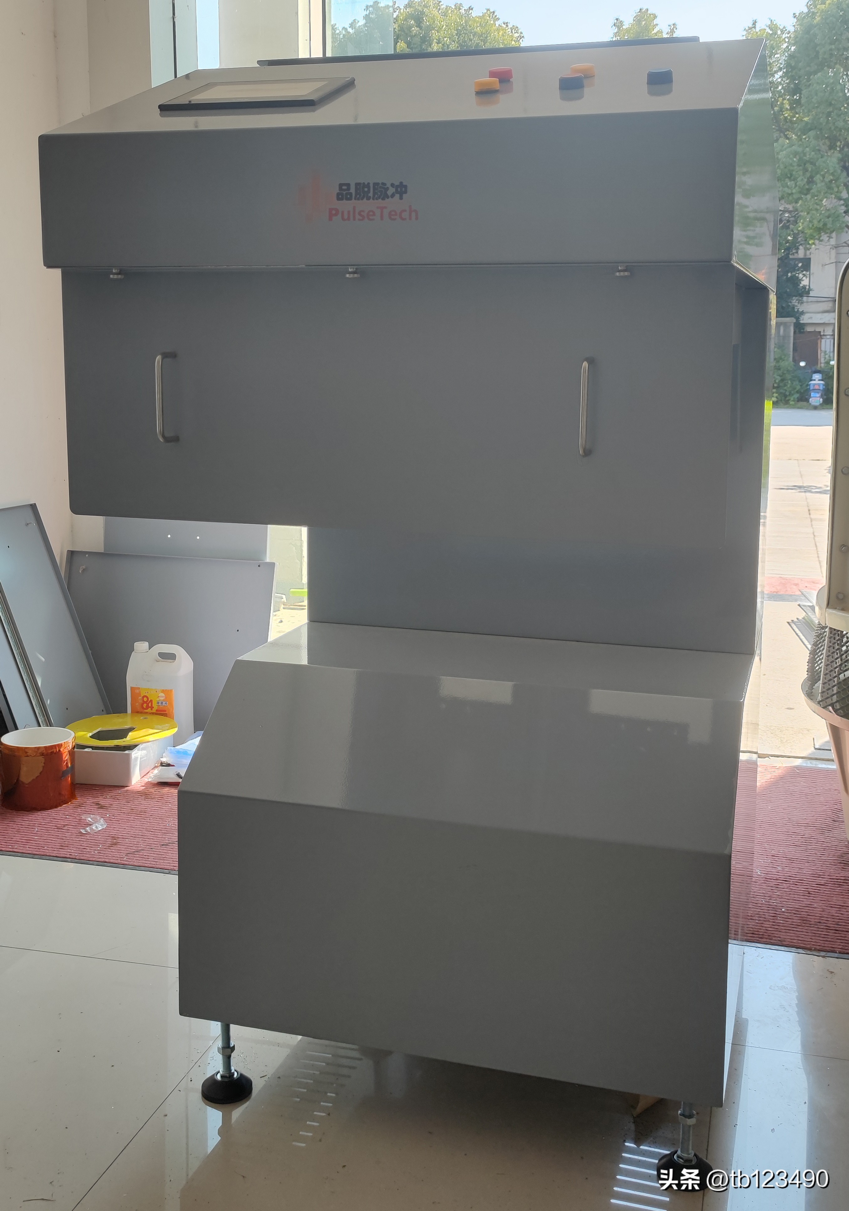 脉冲强光杀菌机多少钱一台,脉冲强光杀菌设备动画演示