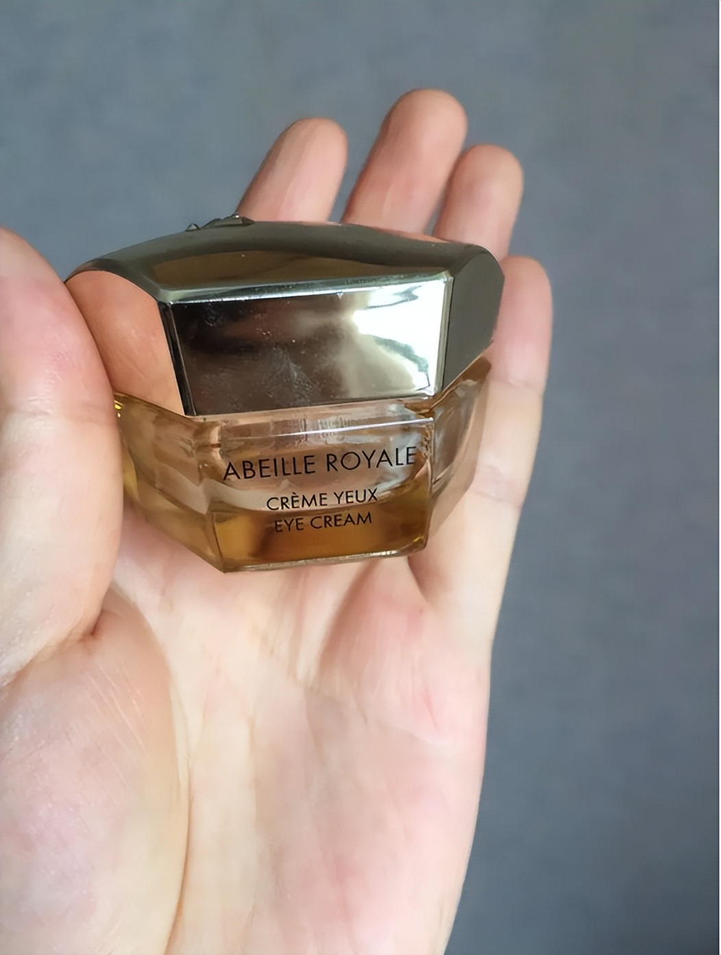 娇兰眼霜和海蓝之谜哪个好用,兰蔻眼霜和海蓝之谜哪个眼霜更好