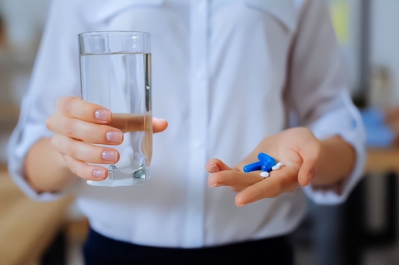 强直性脊柱炎健康科普,强直性脊柱炎用中医好还是西医好