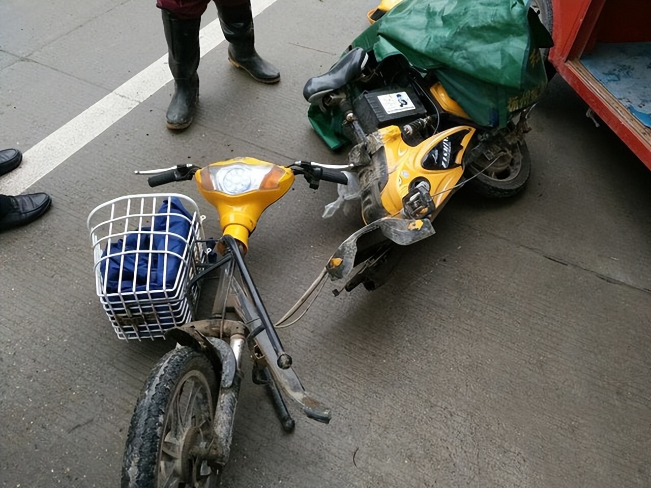 去电动车实体店买车,电动车网购好还是实体店好