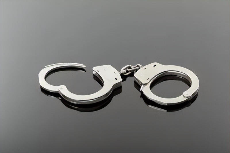 机关算尽的房地产集团“内鬼”：帮助谋得独家代理、“洗客”、私售家电抵扣房价