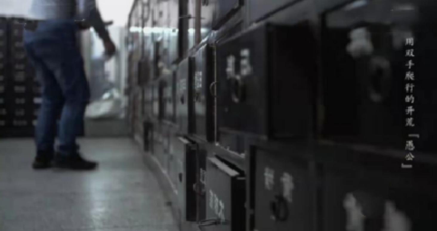 截瘫小伙坐轮椅徒步,59岁男子高位截瘫