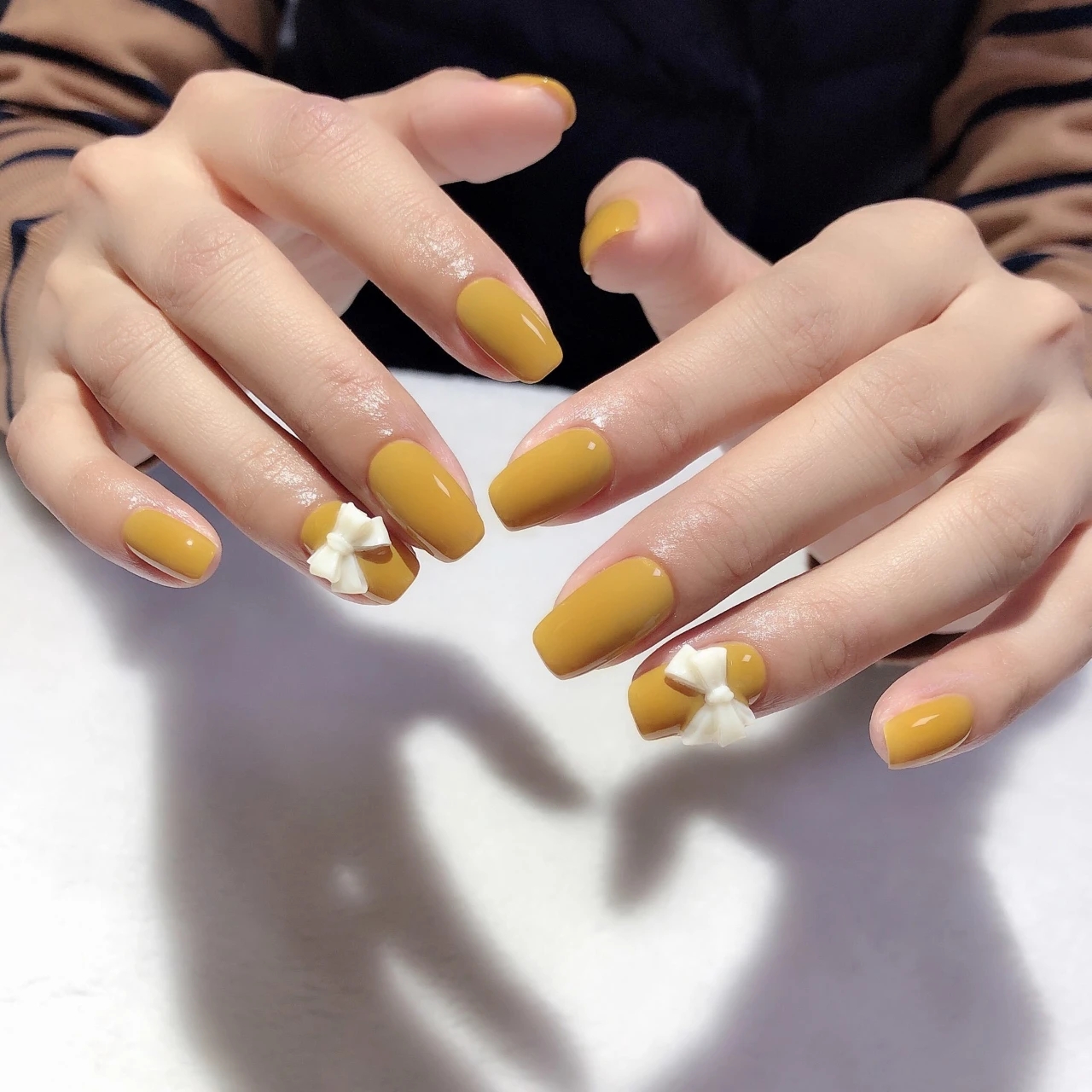 超级好看的三款美甲教程来啦,五彩美甲如何涂出高级感