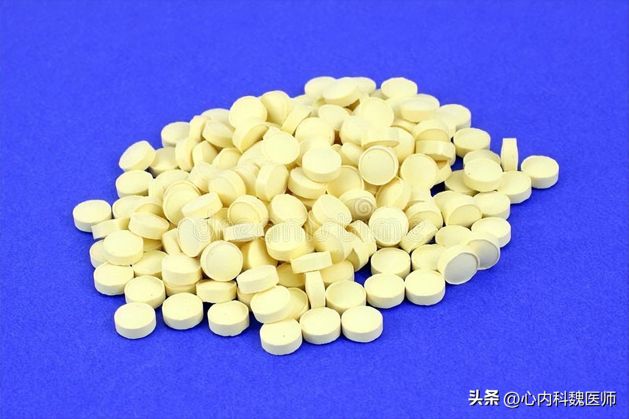 h型高血压需要长期服用叶酸吗,长期吃叶酸和维生素b12有啥副作用