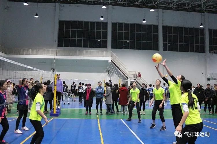 气排球游戏的玩法,气排球传球练习