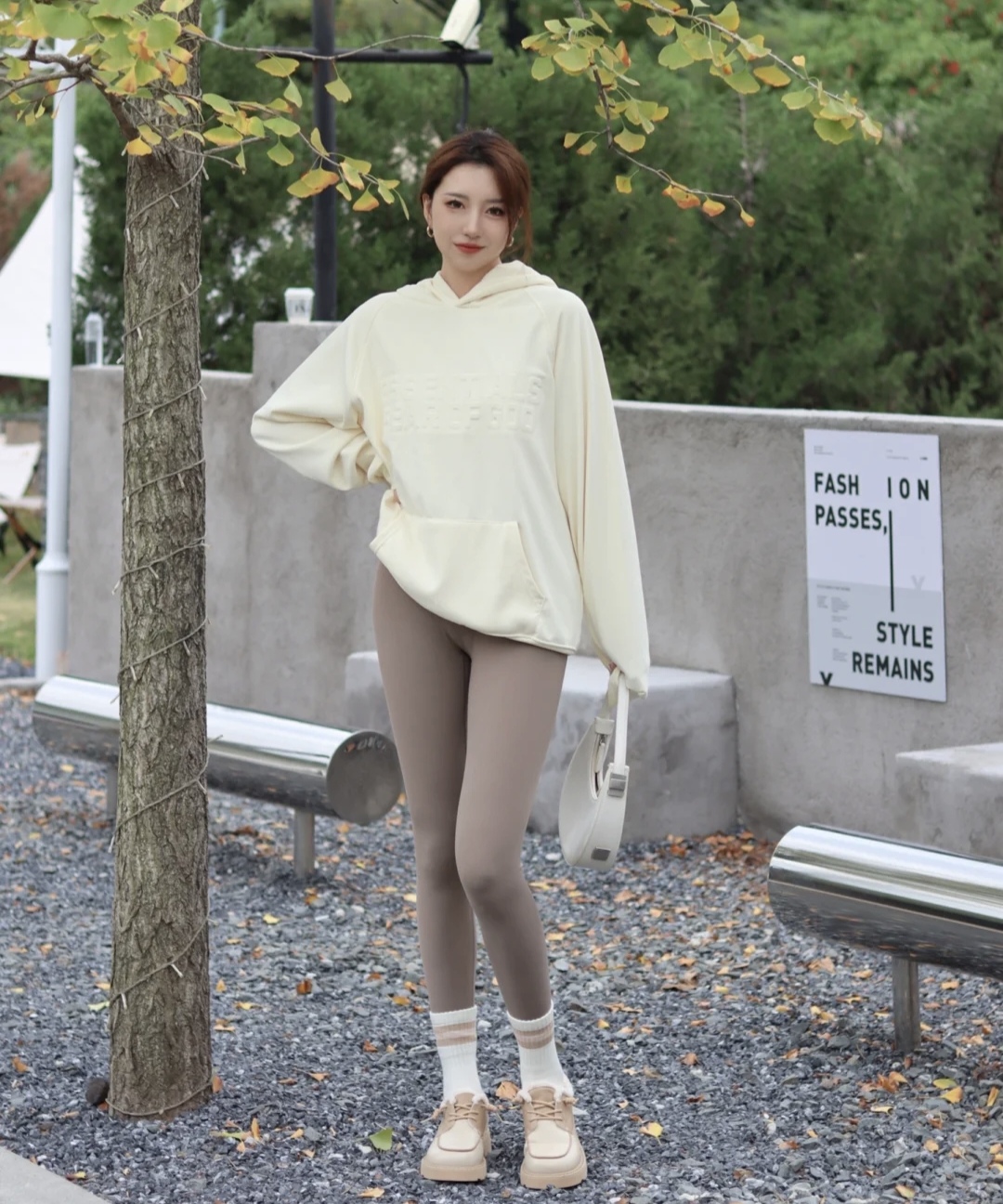 瑜伽裤穿出自然不做作风情,瑜伽裤穿出高级感