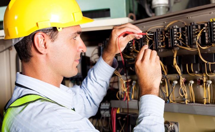 初学者学习电工的基本知识,电工就应该熟练地掌握各种技巧