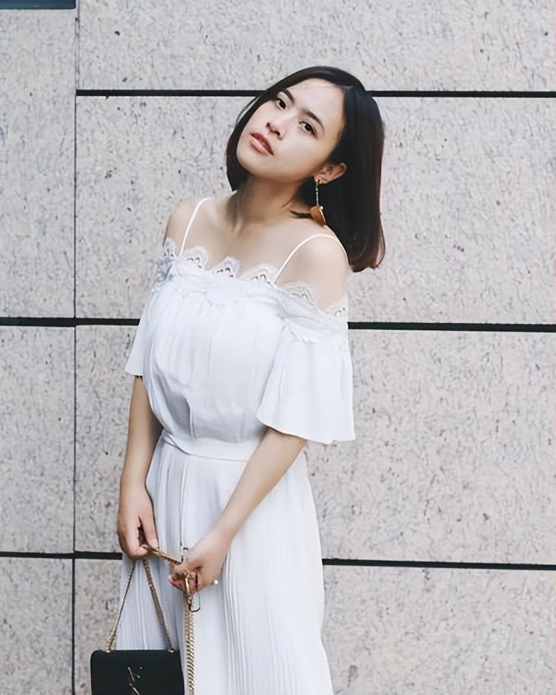 胸比较大的女人怎么穿显瘦,半身裙穿搭显瘦又显胸大