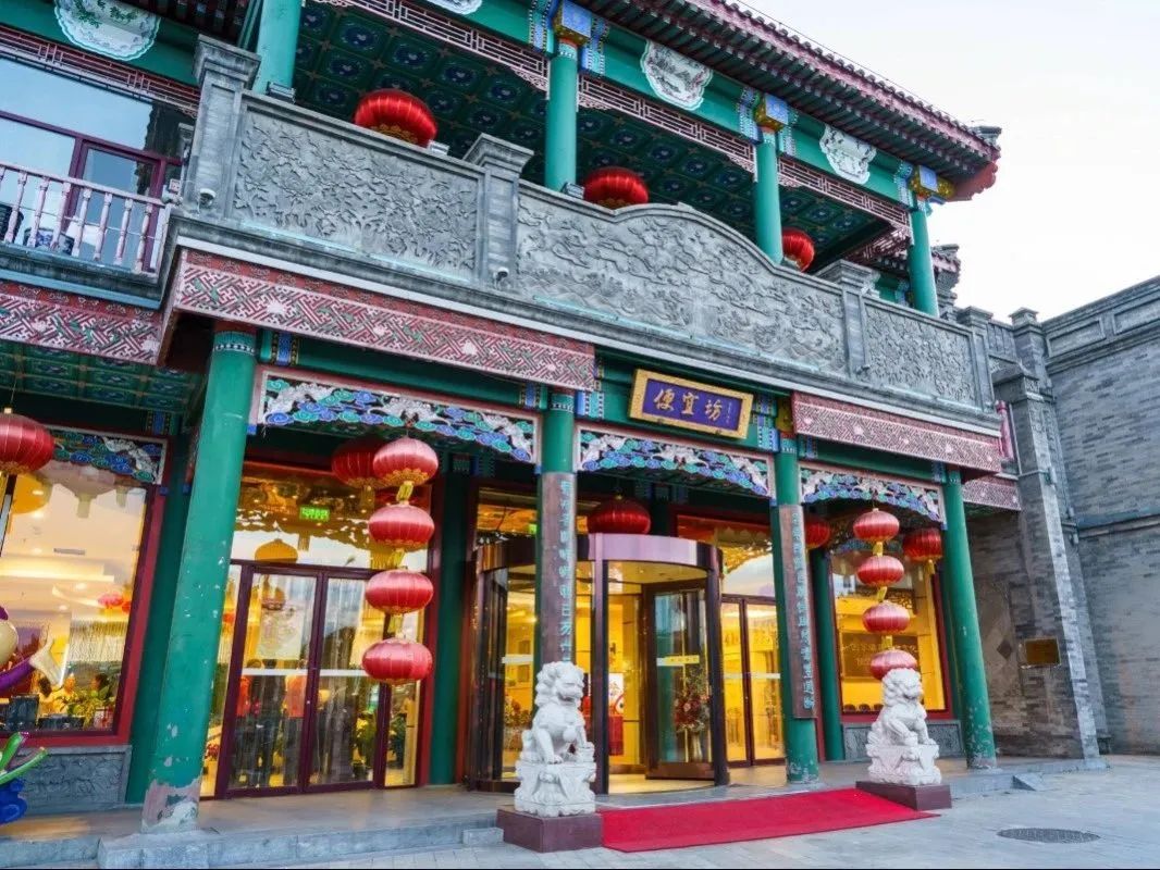 香港特首逛东城胡同，老字号小吃和网红菜市场成热门打卡地