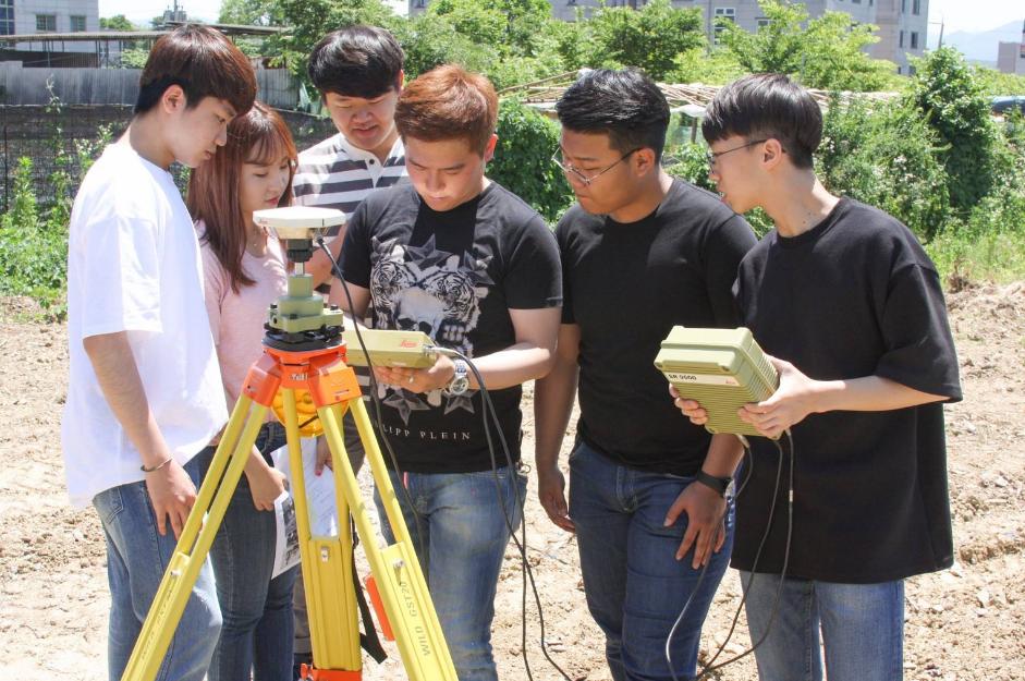 未来10年男生吃香的专业，不仅就业前景好，薪资待遇也很可观