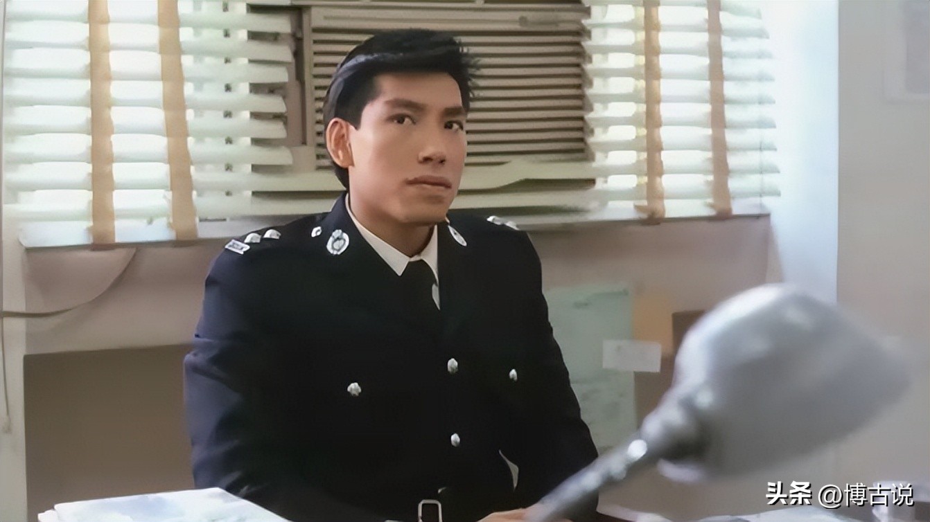 张耀扬带女友现身,张耀扬和富婆唱歌