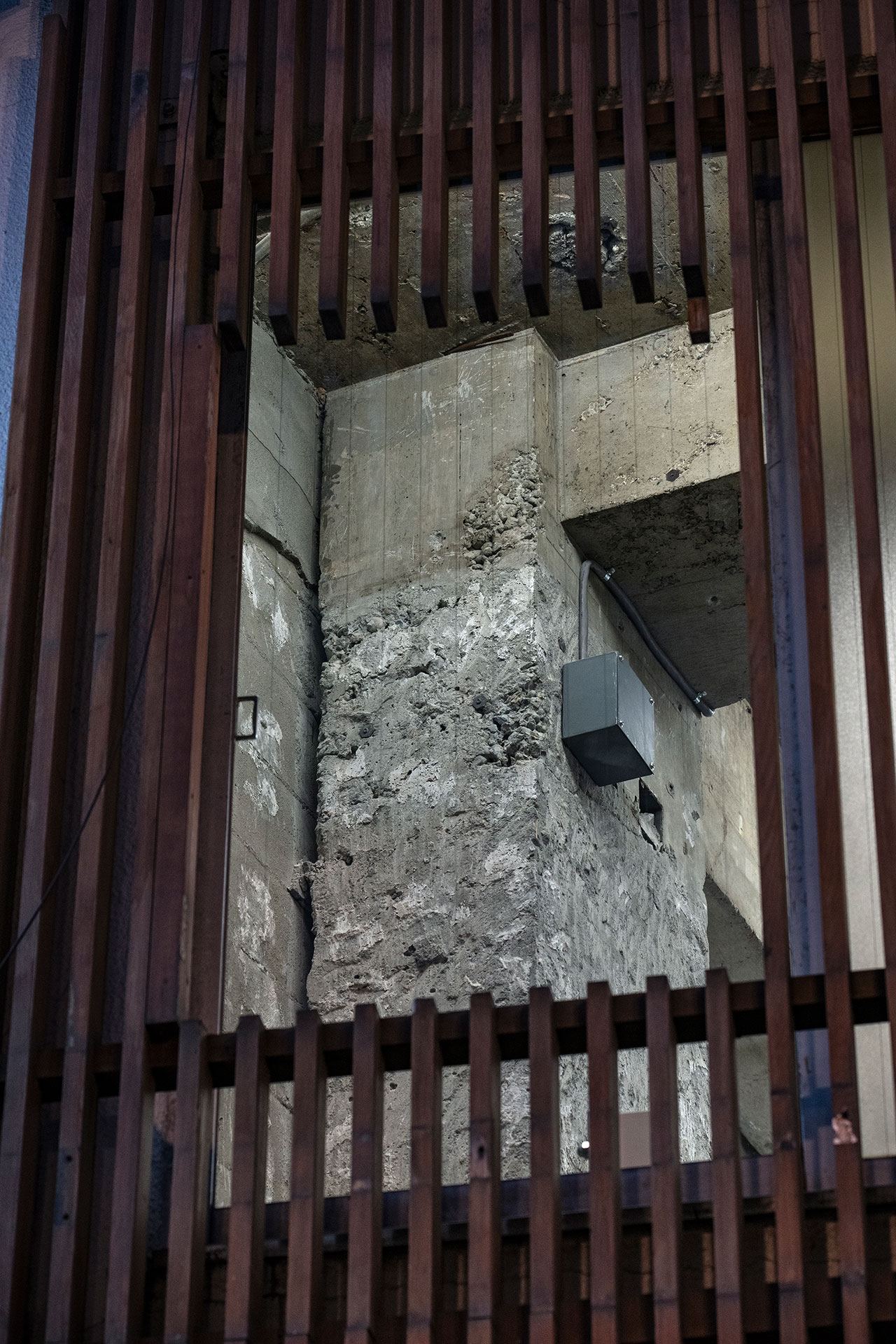 KentaNagai在东京一家豪华手表店探索时间的不屈服本质