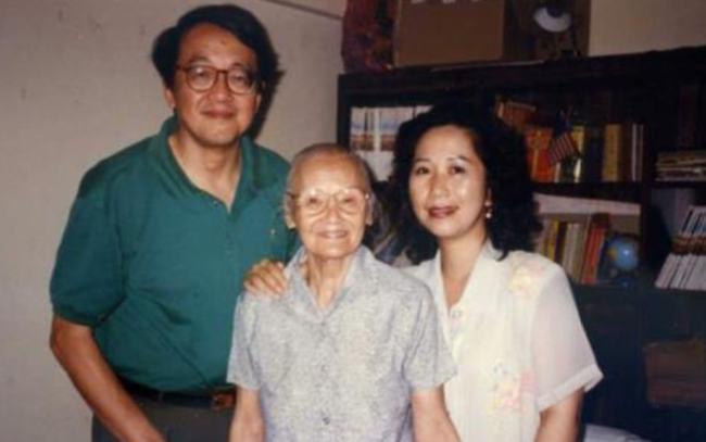 福建一对双胞胎同母异父,同母异父的弟弟相认完整视频