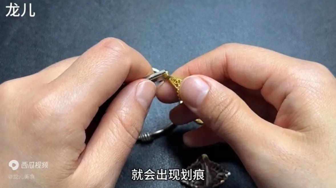 黄金用打火机烧多久才能知道真假,只要用火烧就能知道黄金的真假吗