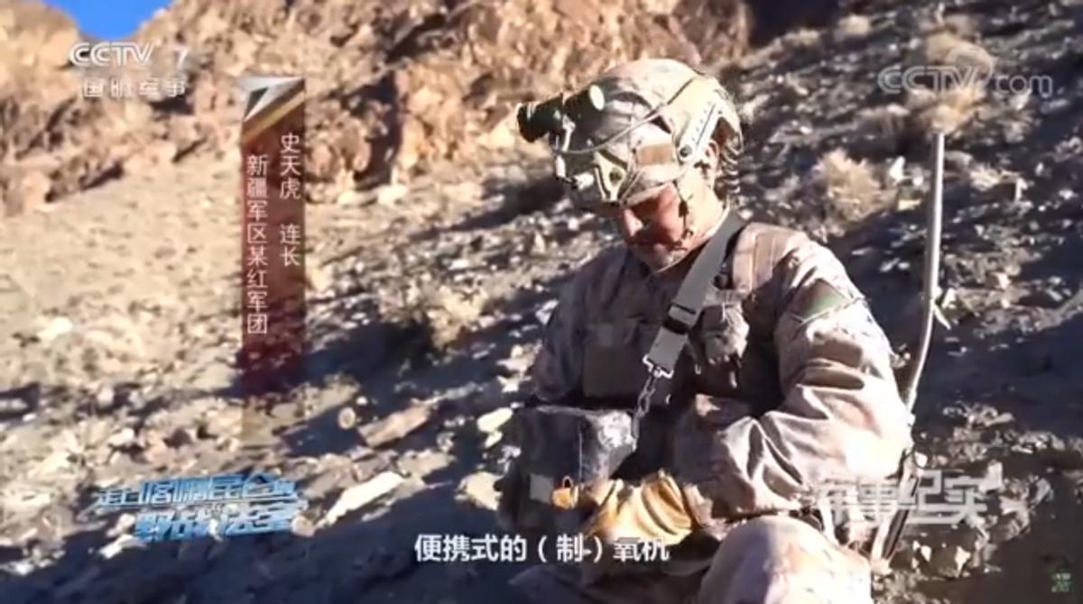 解放军单兵装备对比美军有多落后,解放军装备比以前提升几倍