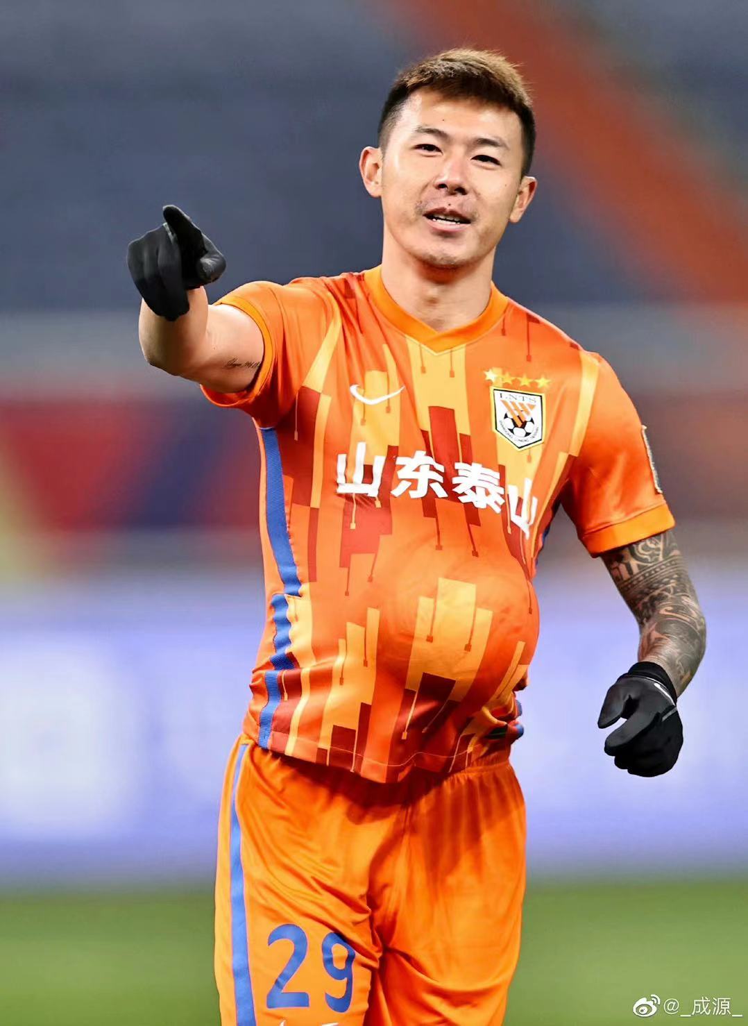 醉酒殴打女生后续,醉酒男子殴打女生被制服判刑了吗