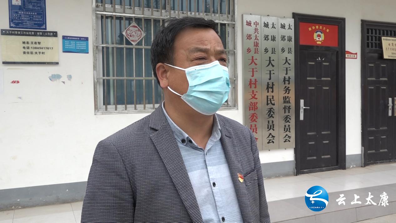 网格员协助种植大户寻找插秧机,农业技术员田间地头护航春耕