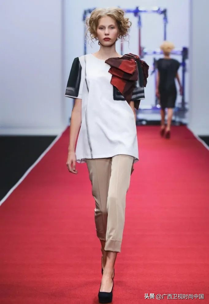 蝴蝶结的最佳搭配,大蝴蝶结怎么搭配好看图片