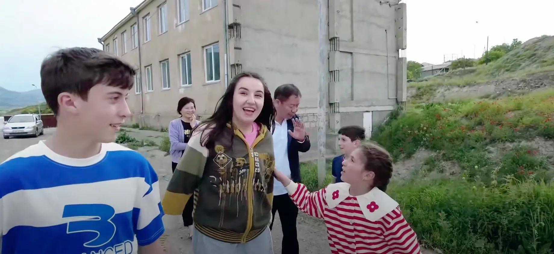 特步小公主善举感人，旺旺实现诺言！玛利亚闺蜜会成为中国媳妇吗