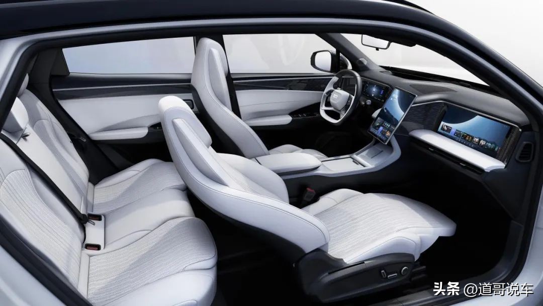 吉利银河l7与比亚迪宋pro冠军版,吉利宋七座