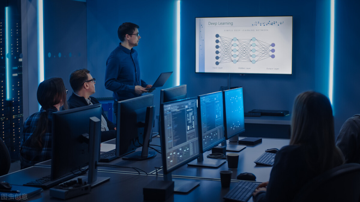 注意app定制开发的三个重要阶段,app定制开发要注意哪些问题