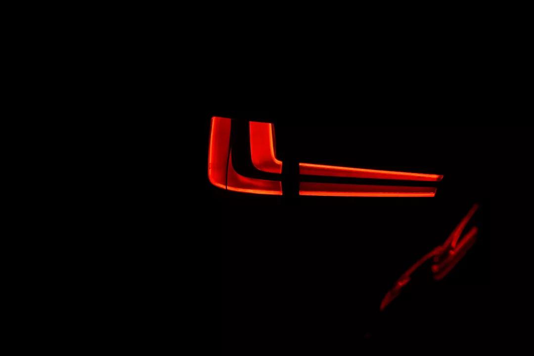 二手宝马x5黑武士顶配14款价格,银灰色二手柴油版宝马x5