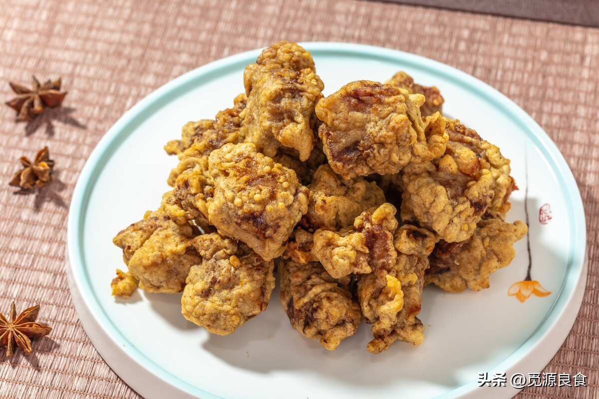 风靡街头的香酥鸡锁骨,为啥买1斤送半斤?是什么肉?现在明白了