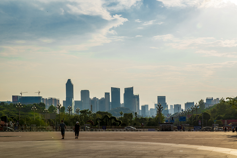 城市老旧多层小区卖不掉怎么办,大量房屋空置穷人却买不起