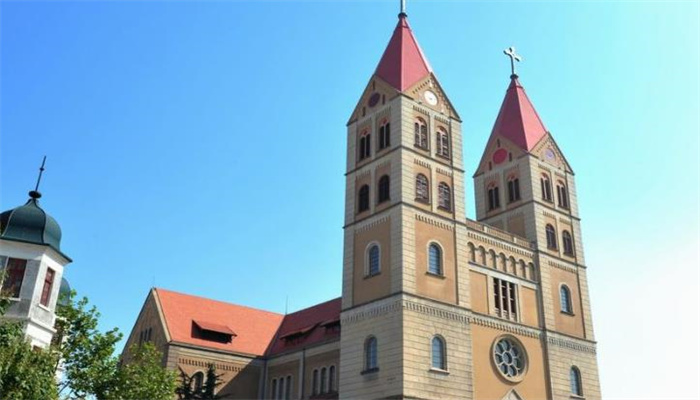 青岛旅游攻略一条龙住宿,4月去青岛旅游全攻略