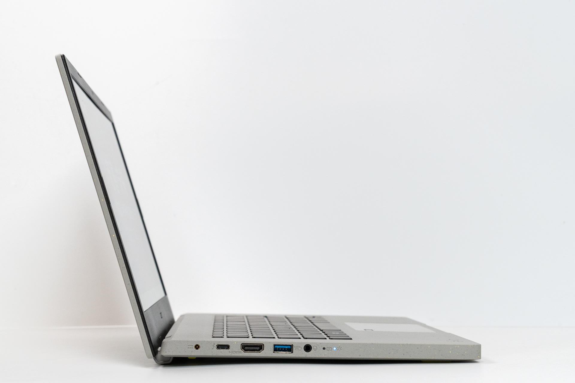 种草的翻包文化，好物实用至上：我的通勤实用主义EDC都有些啥？