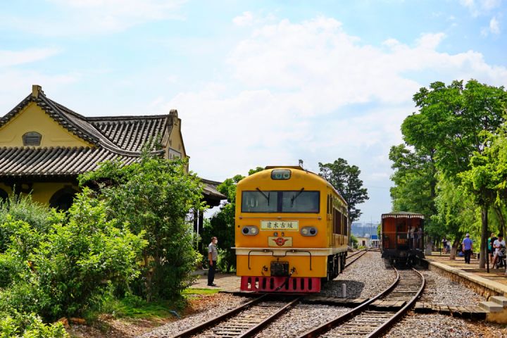 这座好吃好玩好住的云南小城，我劝你一定早点去