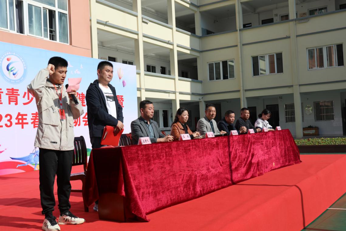 四月芳菲春意暖踏春赏花正当时,四月春意浓踏青赏花正当时