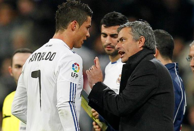 穆里尼奥皇马内鬼,功勋队长被迫走人